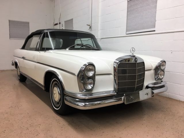 1962 Mercedes-Benz 200-Series