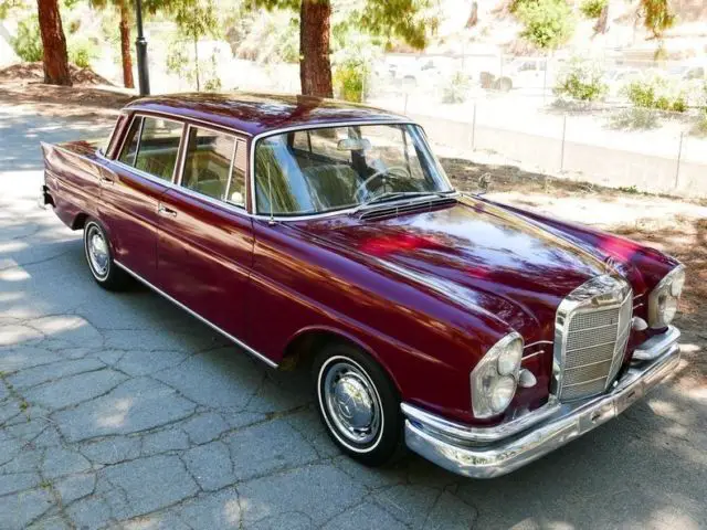 1962 Mercedes-Benz 200-Series