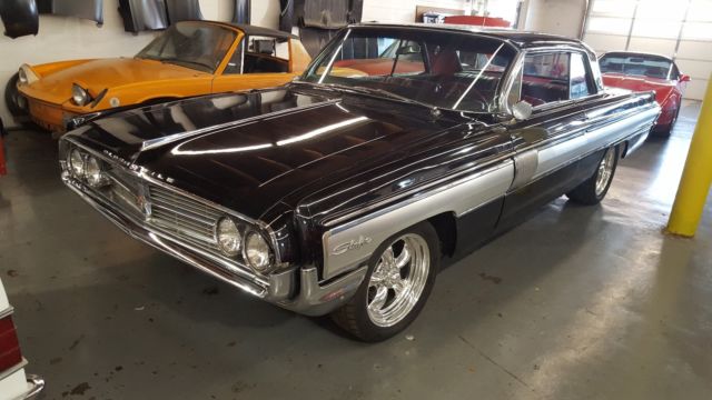 1962 Oldsmobile Starfire