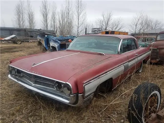 1962 Oldsmobile Starfire --