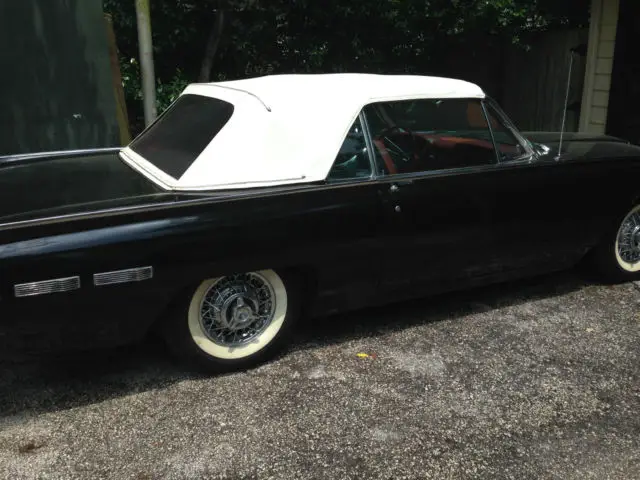 1962 Ford Thunderbird