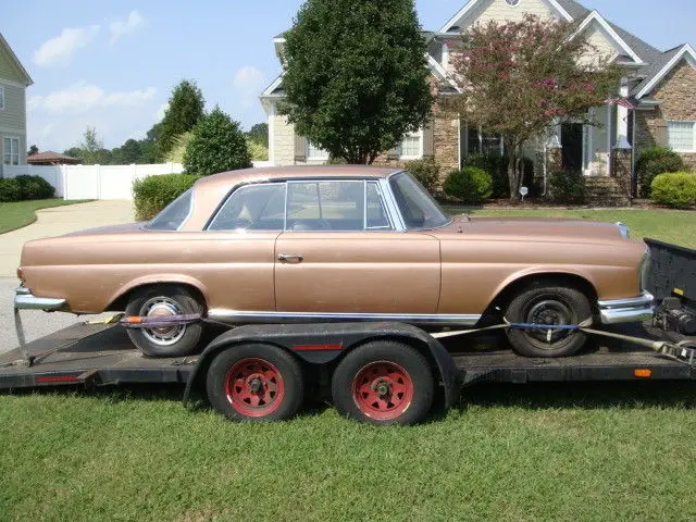 1963 Mercedes-Benz 200-Series