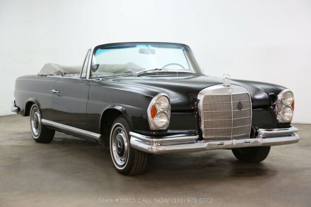 1963 Mercedes-Benz 220SE Cabriolet