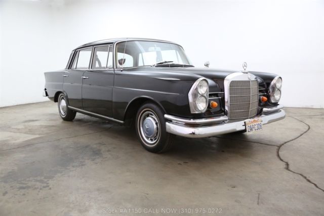 1963 Mercedes-Benz 220SB Fintail Saloon