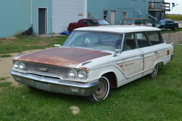1963 Ford Galaxie country squire