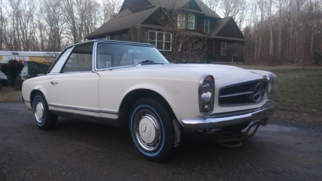 1963 Mercedes-Benz 200-Series White