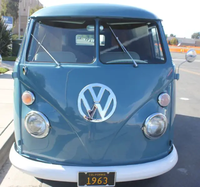 1963 Volkswagen Bus/Vanagon DELUXE