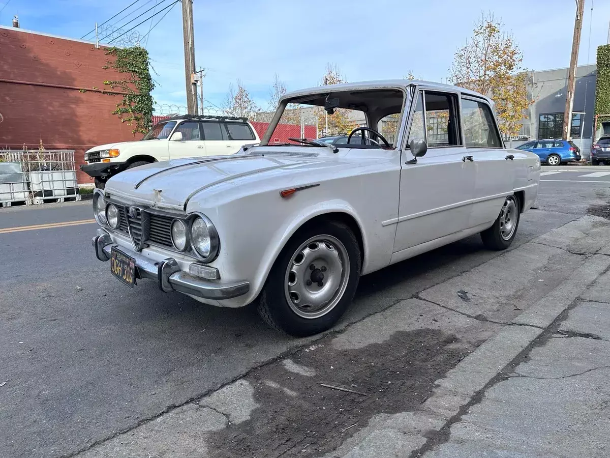 1964 Alfa Romeo Giulia 1600 TI column shift