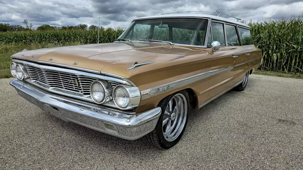 1964 Ford Galaxie Country Sedan