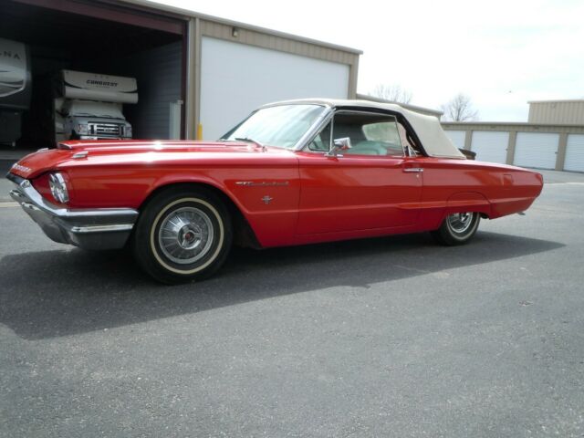 1964 Ford Thunderbird