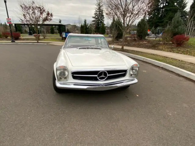 1964 Mercedes-Benz 200-Series