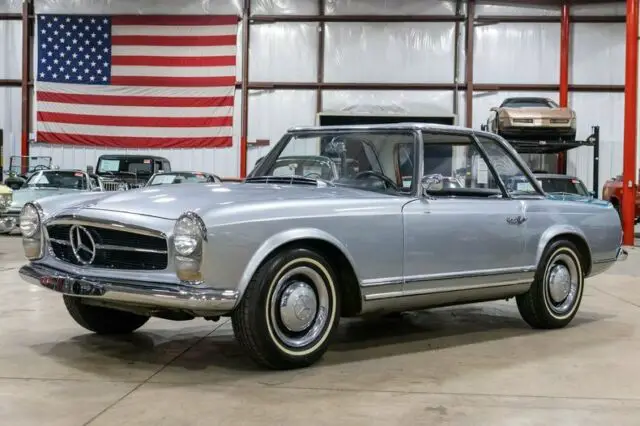 1964 Mercedes-Benz 200-Series