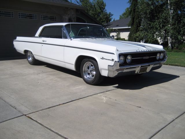 1964 Oldsmobile Eighty-Eight 2-door hardtop