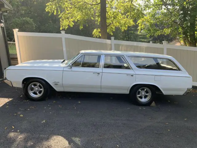 1964 Oldsmobile F-85 chrome