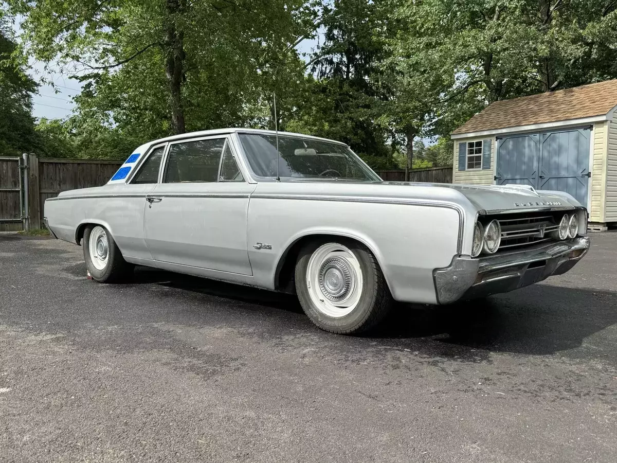 1964 Oldsmobile F-85 deluxe