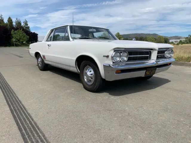 1964 Pontiac LeMans Post Coupe ( not a GTO )