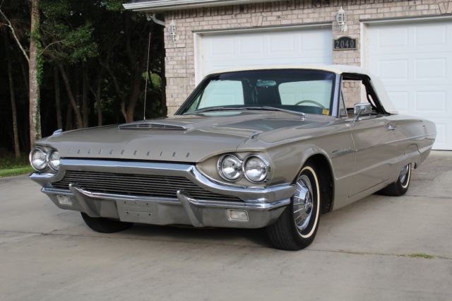 1964 Ford Thunderbird White Top