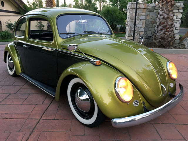 1964 Volkswagen Beetle - Classic chrome trim