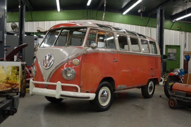 1965 Volkswagen Bus/Vanagon Samba 21 window bus