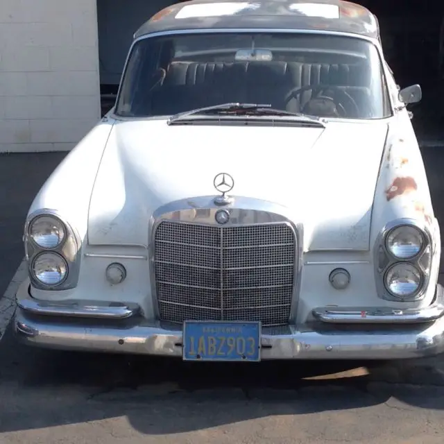 1965 Mercedes-Benz 300-Series