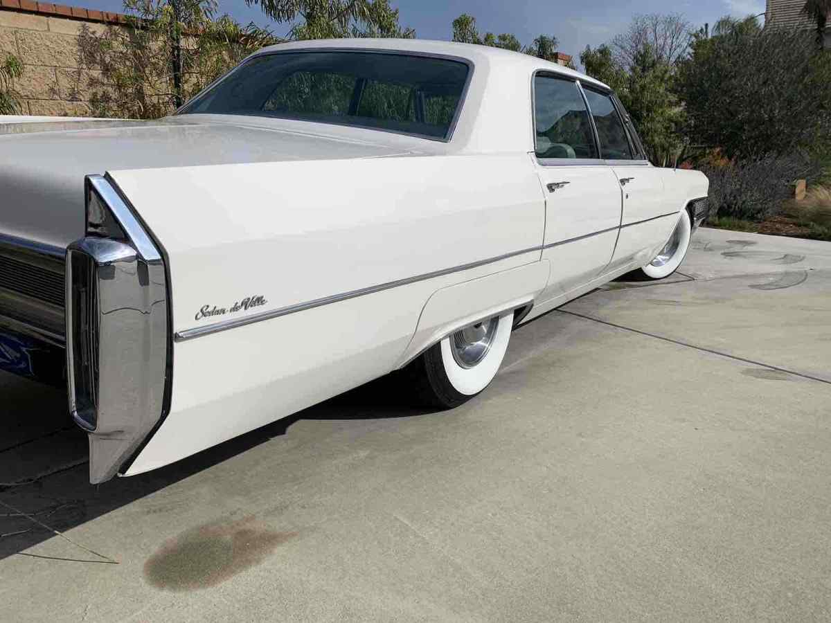 1965 Cadillac DeVille Sedan