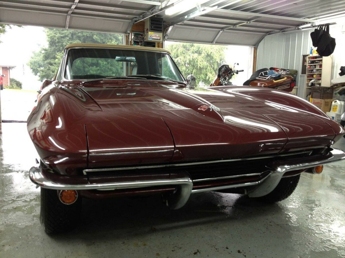 1965 Chevrolet Corvette chrome