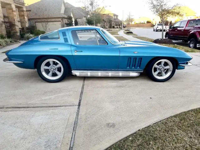 1965 Chevrolet Corvette STING RAY COUPE 365HP