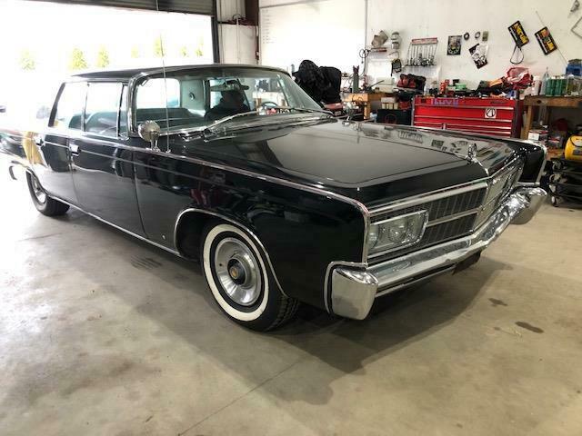 1965 Chrysler Imperial --
