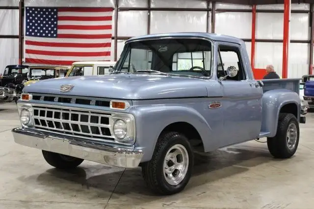 1965 Ford F-100 --