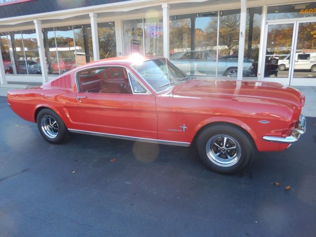 1965 Ford Mustang Buckets