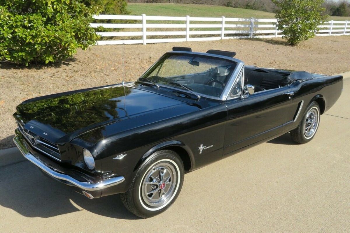 1965 Ford Mustang 4-Speed Convertible