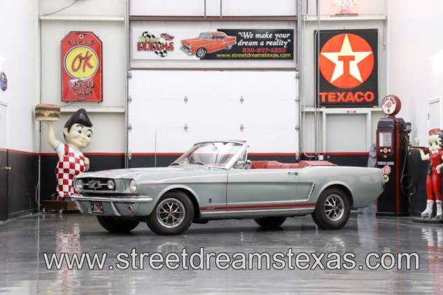 1965 Ford Mustang --