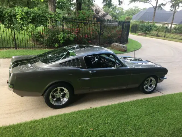 1965 Ford Mustang "Cobra" theme