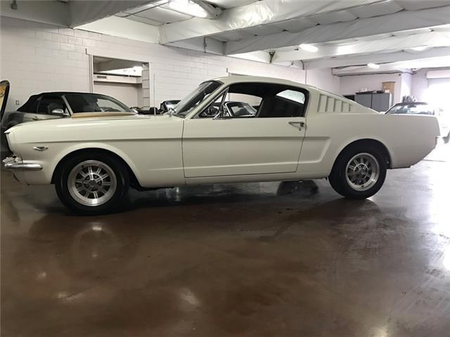 1965 Ford Mustang V8 289, 5 spd, ac