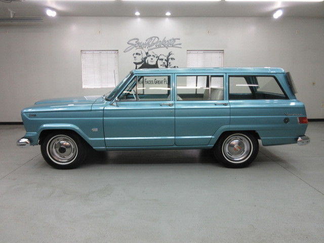 1965 Jeep Wagoneer 4 Wheel Drive