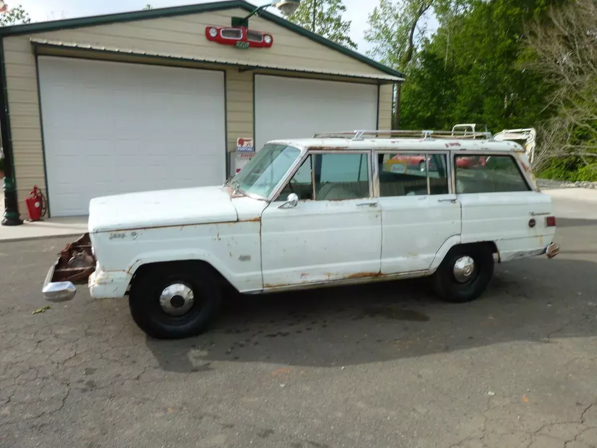 1965 Jeep Wagoneer