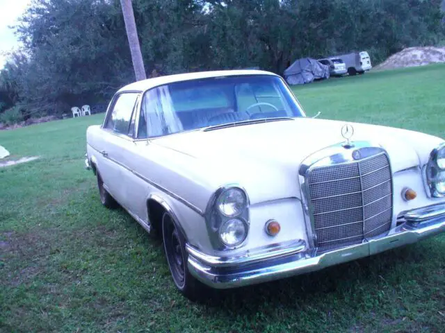 1965 Mercedes-Benz 300-Series