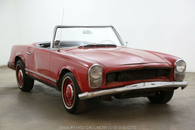 1965 Mercedes-Benz 230SL Pagoda