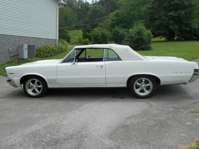 1965 Pontiac Le Mans with GTO hood