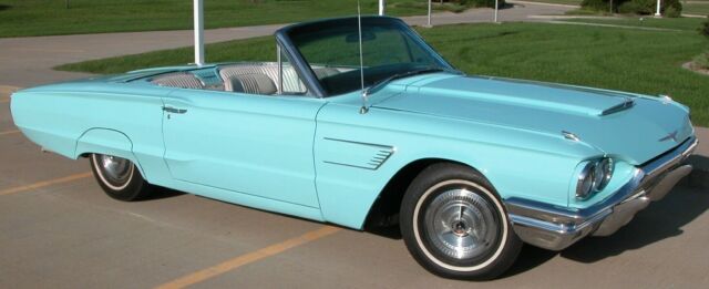 1965 Ford Thunderbird