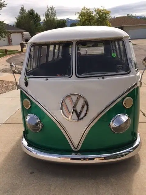 1965 Volkswagen Bus/Vanagon Deluxe