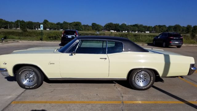 1966 Chevrolet Caprice vinyl top