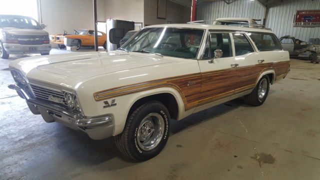 1966 Chevrolet Caprice WOODGRAIN