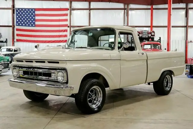 1966 Ford F-100 --