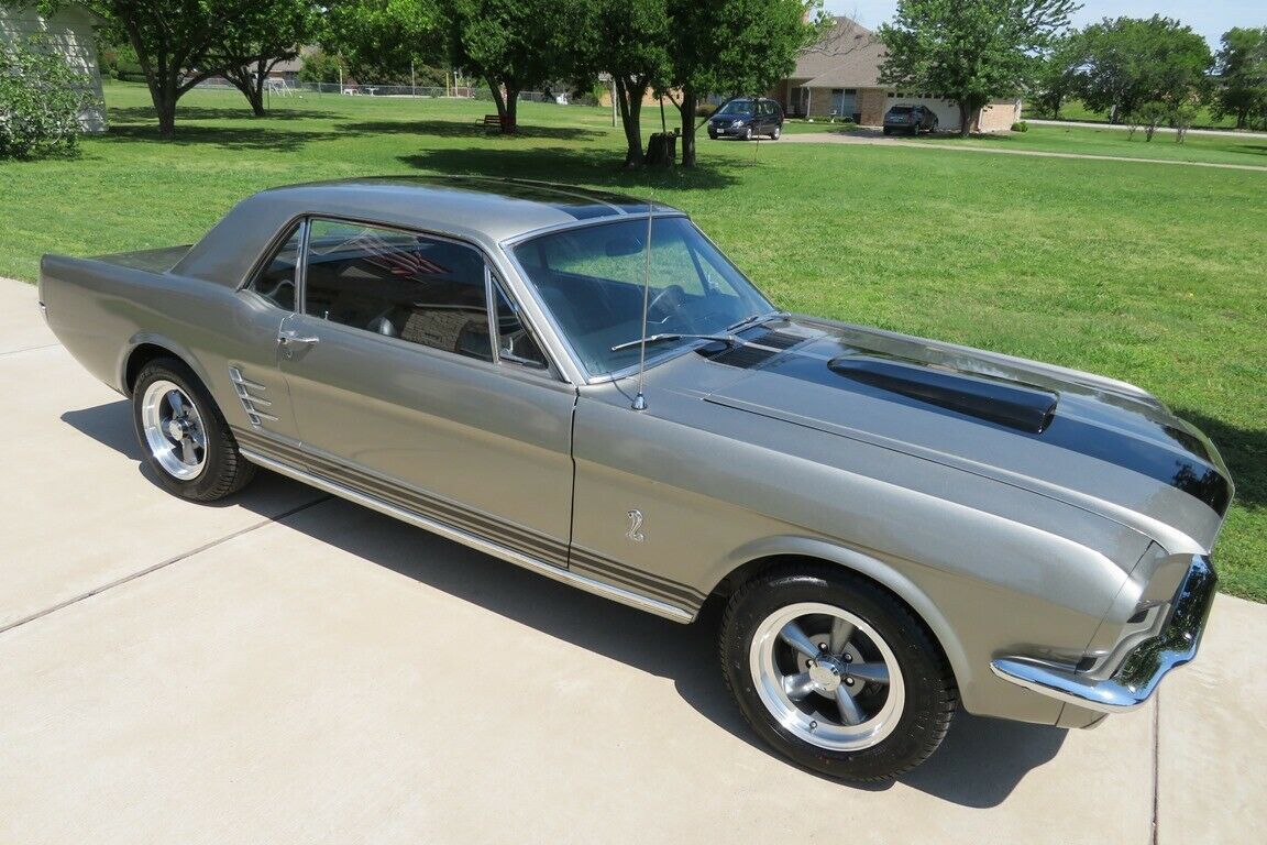 1966 Ford Mustang GT-350