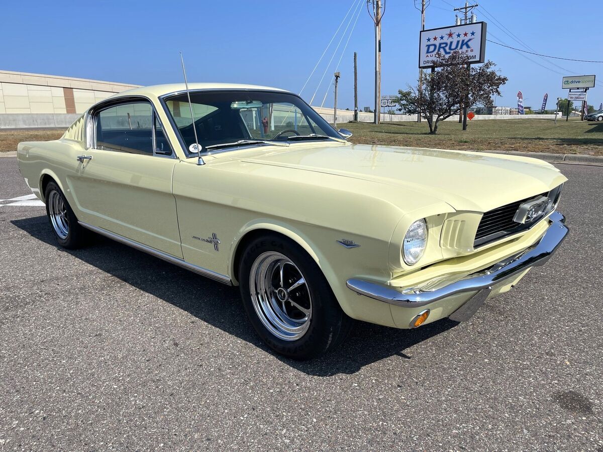 1966 Ford Mustang 2+2