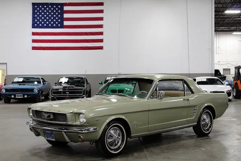 1966 Ford Mustang --