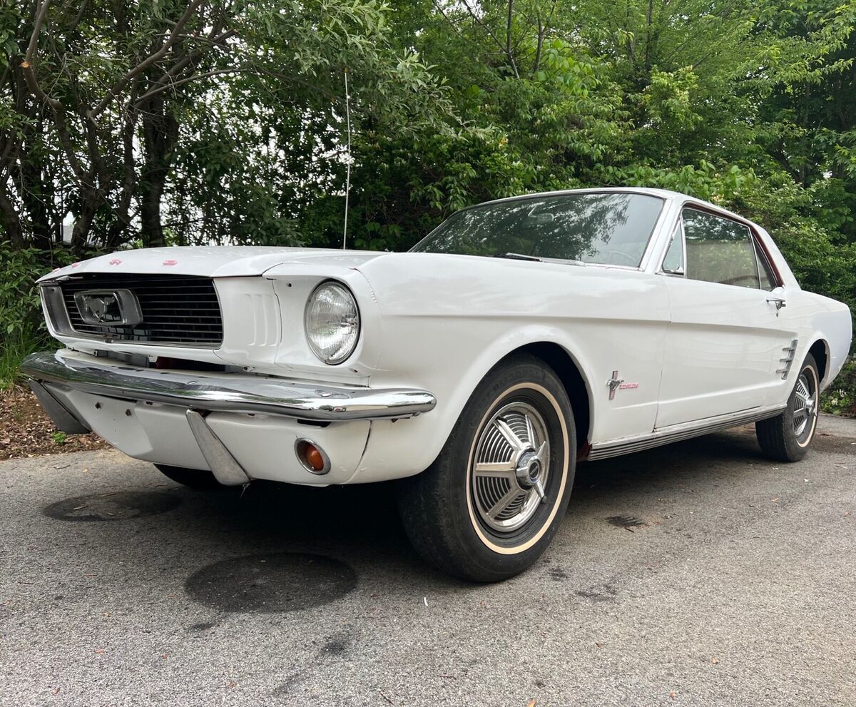1966 Ford Mustang Base V8