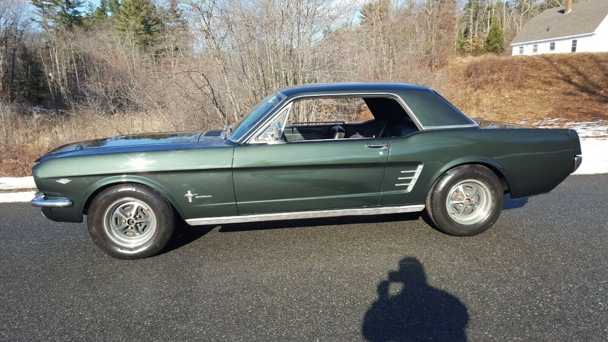 1966 Ford Mustang V8 coupe