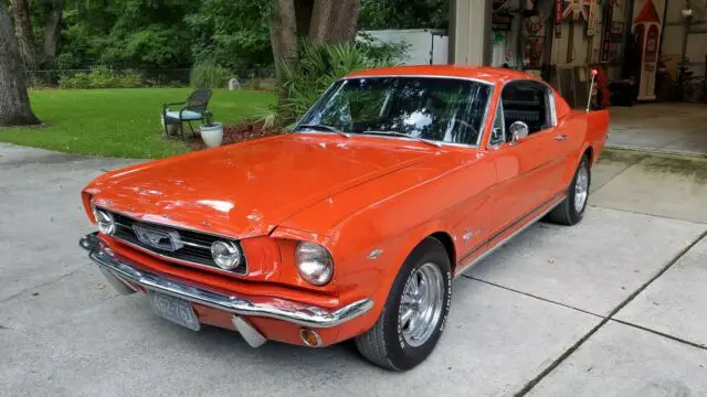 1966 Ford Mustang DELUXE